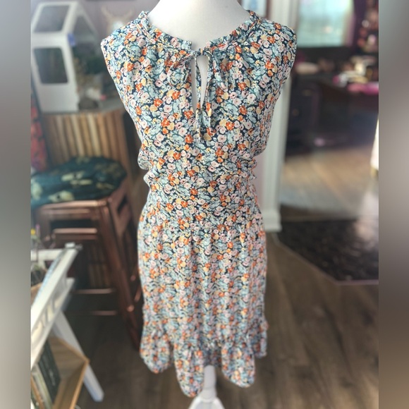 Iz Byer Dresses & Skirts - Iz Byer Vibrant Floral Dress